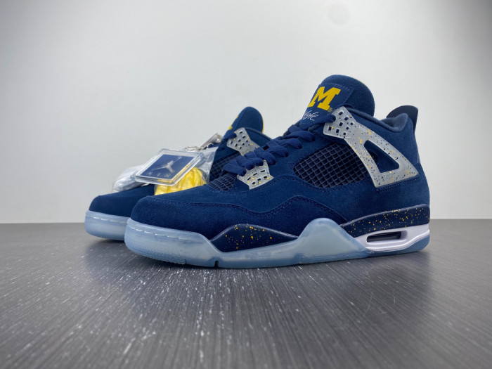 AIR JORDAN 4 RETRO 