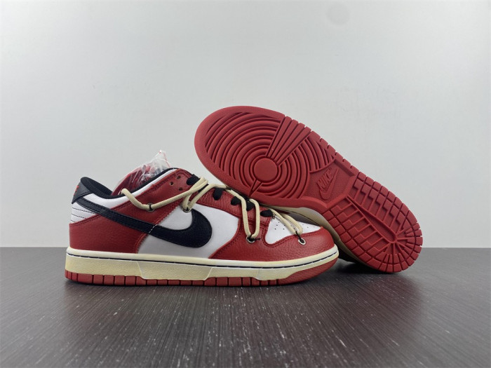 NIKE DUNK LOW EMB CHICAGO KNICKS