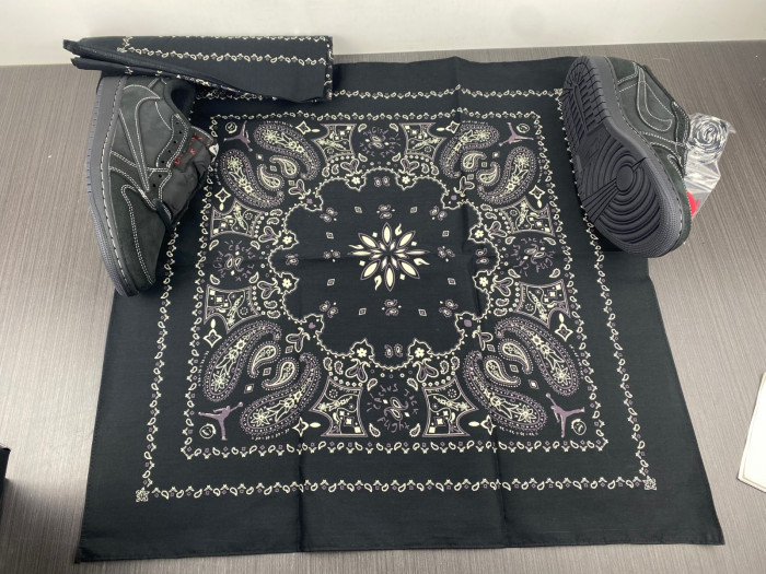 Travis Scott x Air Jordan 1 Low OG DM7866-001