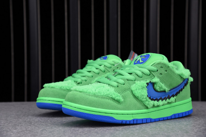 Nike SB Dunk Low "Grateful Dead - Green Bear" - CJ5378-300