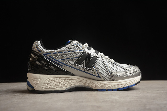 New Balance M1906RCD Silver Metallic
