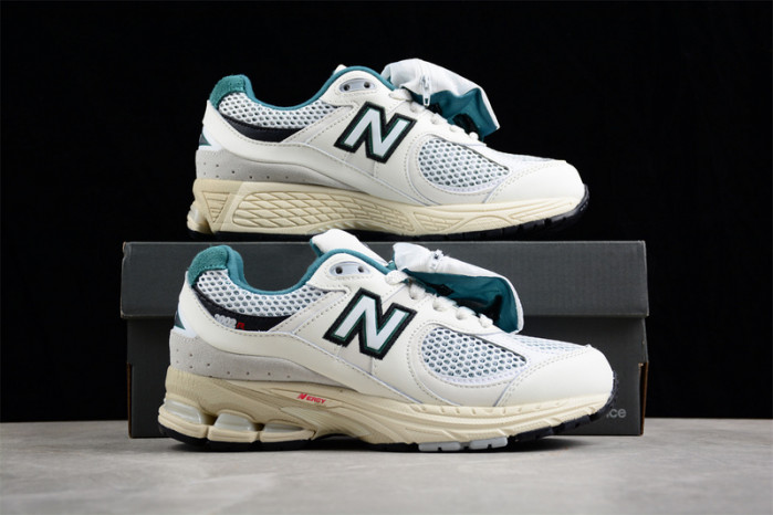 New Balance 2002R 