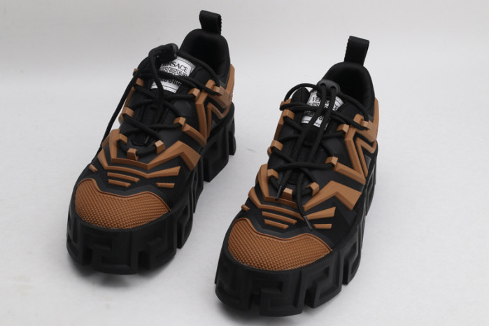 VERSA CHAIN REACTION SNEAKERS