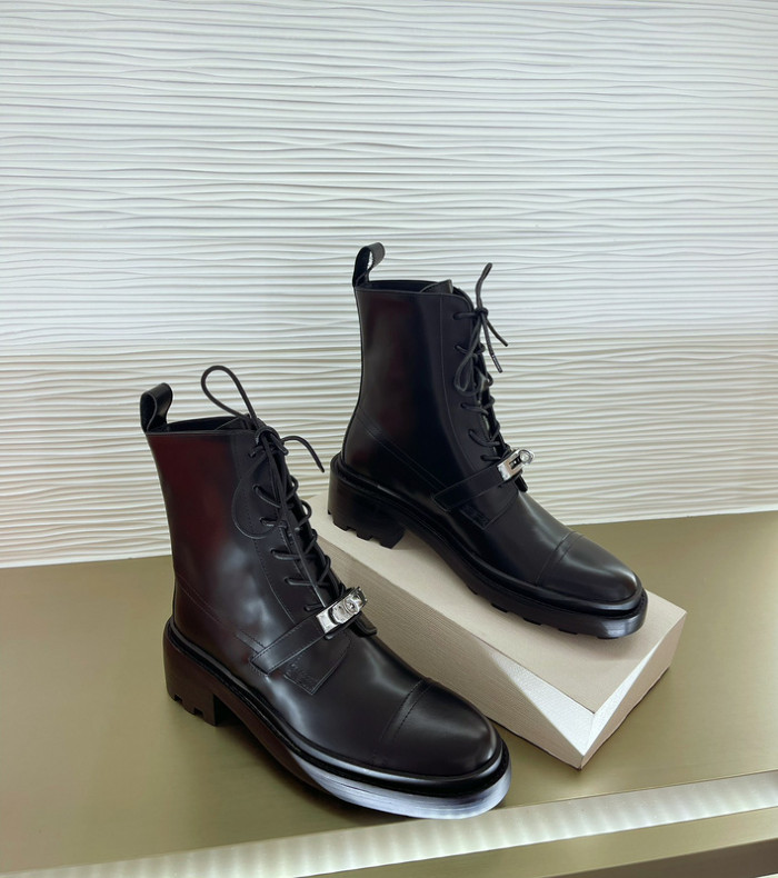 H**mes boots