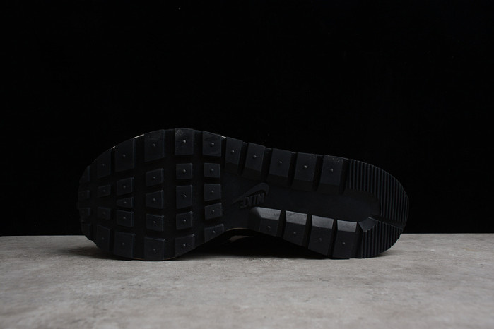 SACAI X NIKE LDWAFFLE X JEAN PAUL GAULTIER BLACK WHITE DH9186-001